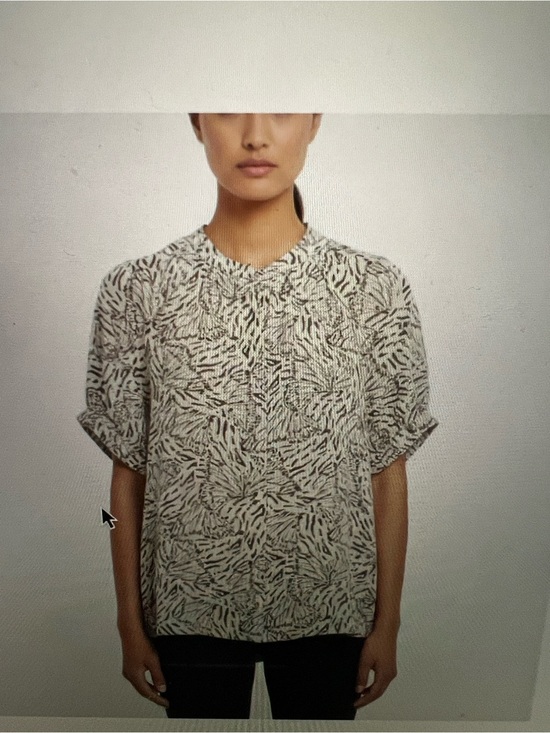 Bella Dahl Tops - Bella Dahl Short Sleeve Raglan Button Down top animal print size XS